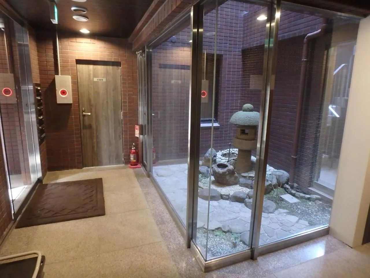 Bed & Breakfast Renga Daikanyama Tokyo Hostel